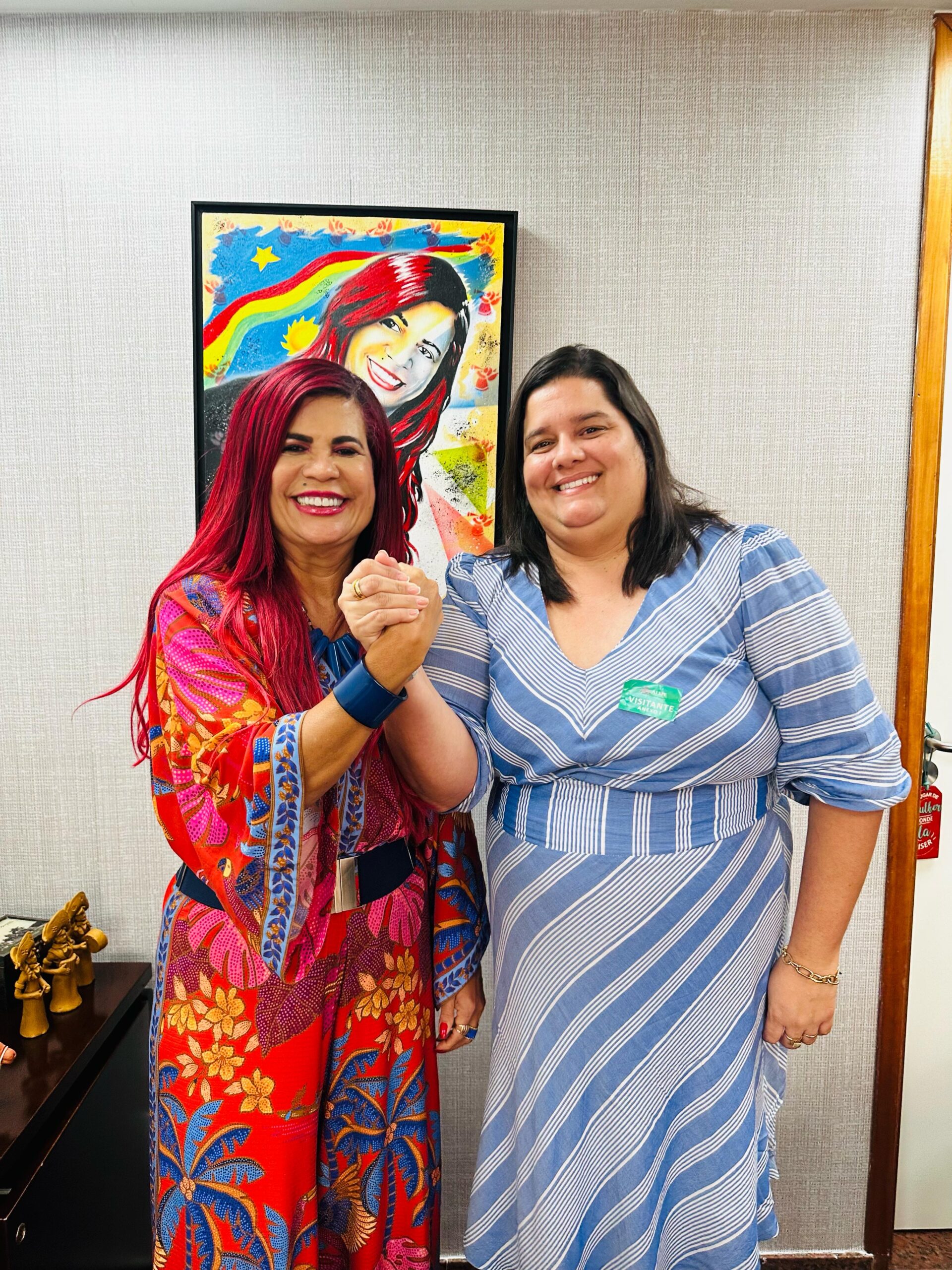 Carol Jordão e Gleide Ângelo anunciam nova viatura da Patrulha Maria da Penha para Ribeirão