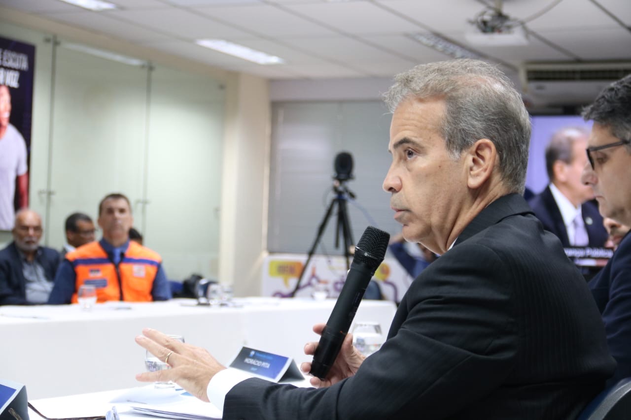 Coronel Alberto Feitosa representa a Assembleia Legislativa em Painel sobre Segurança Pública no TCE