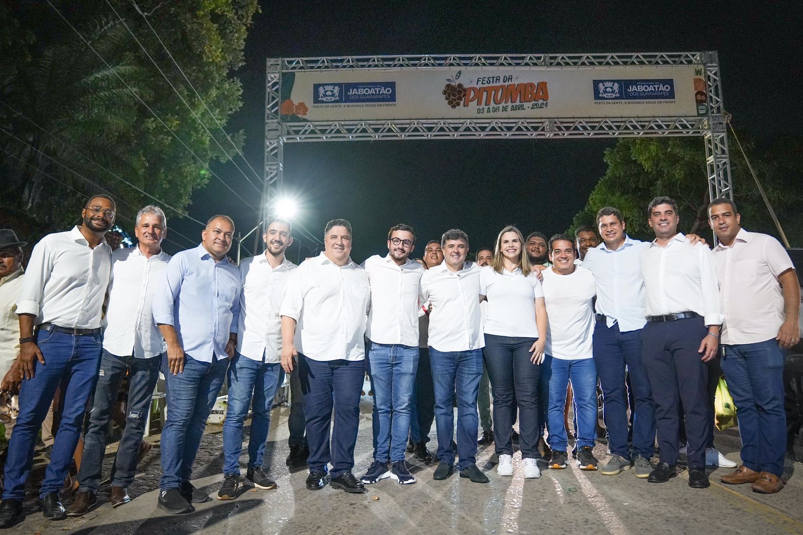 Bancada do Progressistas participa de procissão da Festa da Pitomba ao lado da deputada federal e pré-candidata a prefeita de Jaboatão Clarissa Tércio