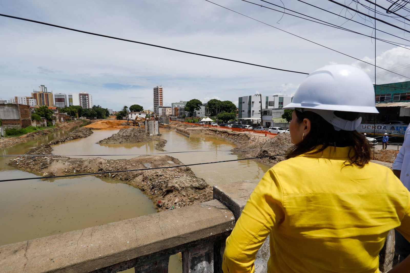 Governadora em exercício Priscila Krause vistoria obras do Canal do Fragoso e destaca importância da celeridade dada pela gestão Raquel Lyra