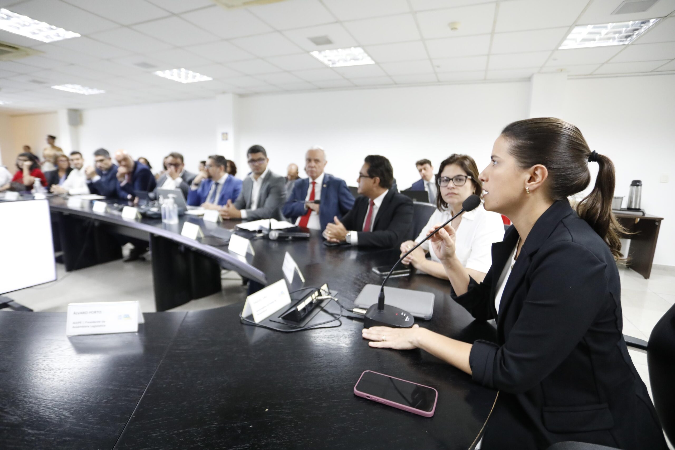 Em nova reunião de monitoramento do Juntos pela Segurança, governadora Raquel Lyra apresenta redução de 11,67% nos Crimes Violentos contra o Patrimônio