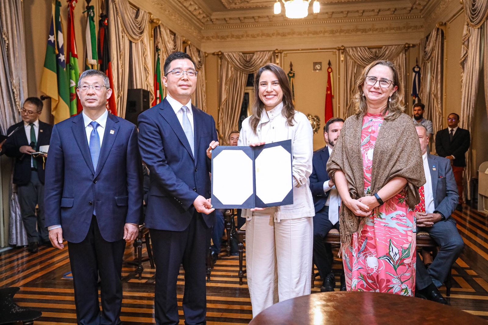 Governo de Pernambuco firma acordos de cooperação técnica com província chinesa de Sichuan nas áreas de ciência e tecnologia, educação e agricultura