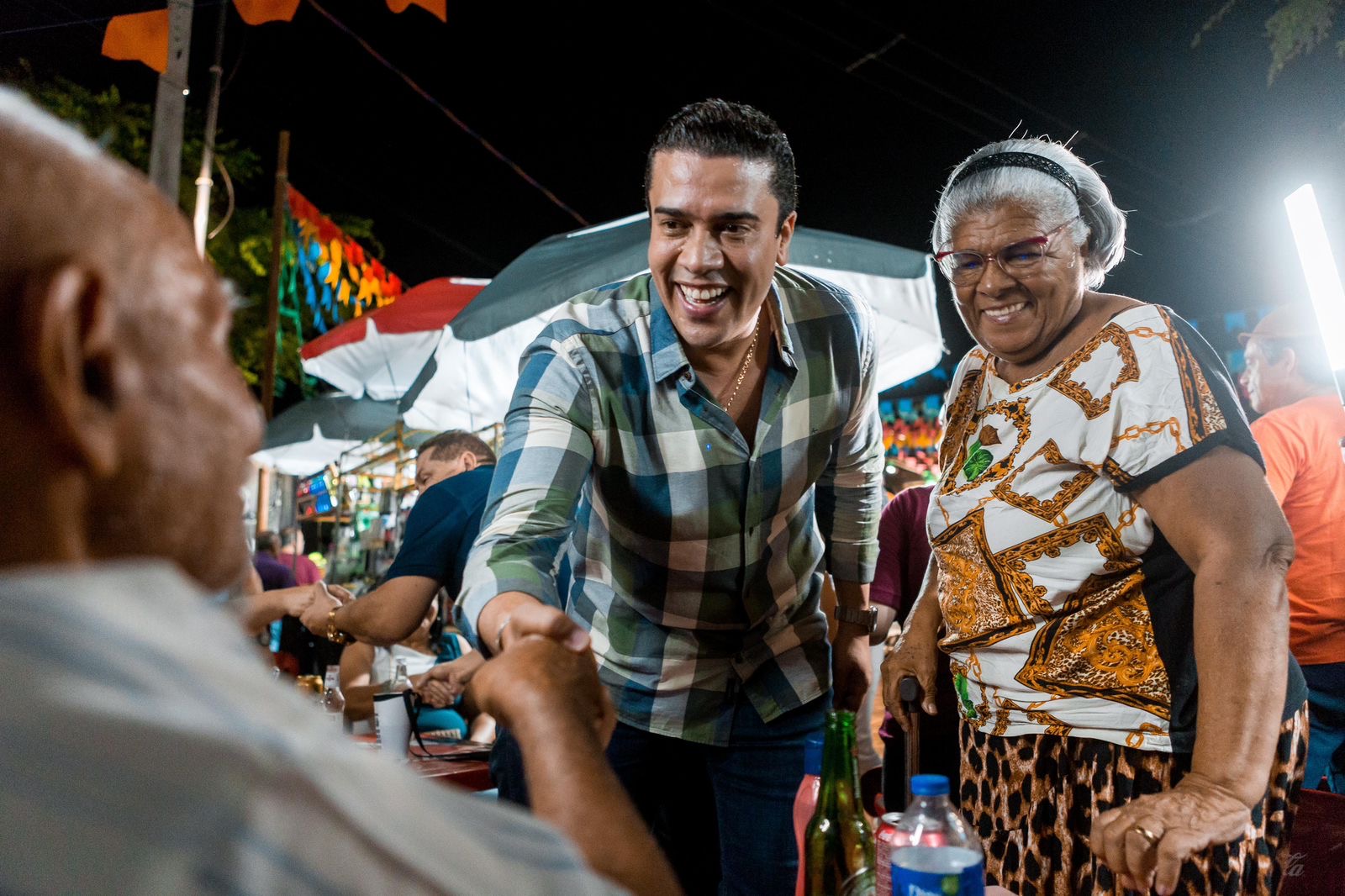 Rodrigo Pinheiro abre o São João na Roça e é festejado pelo público presente