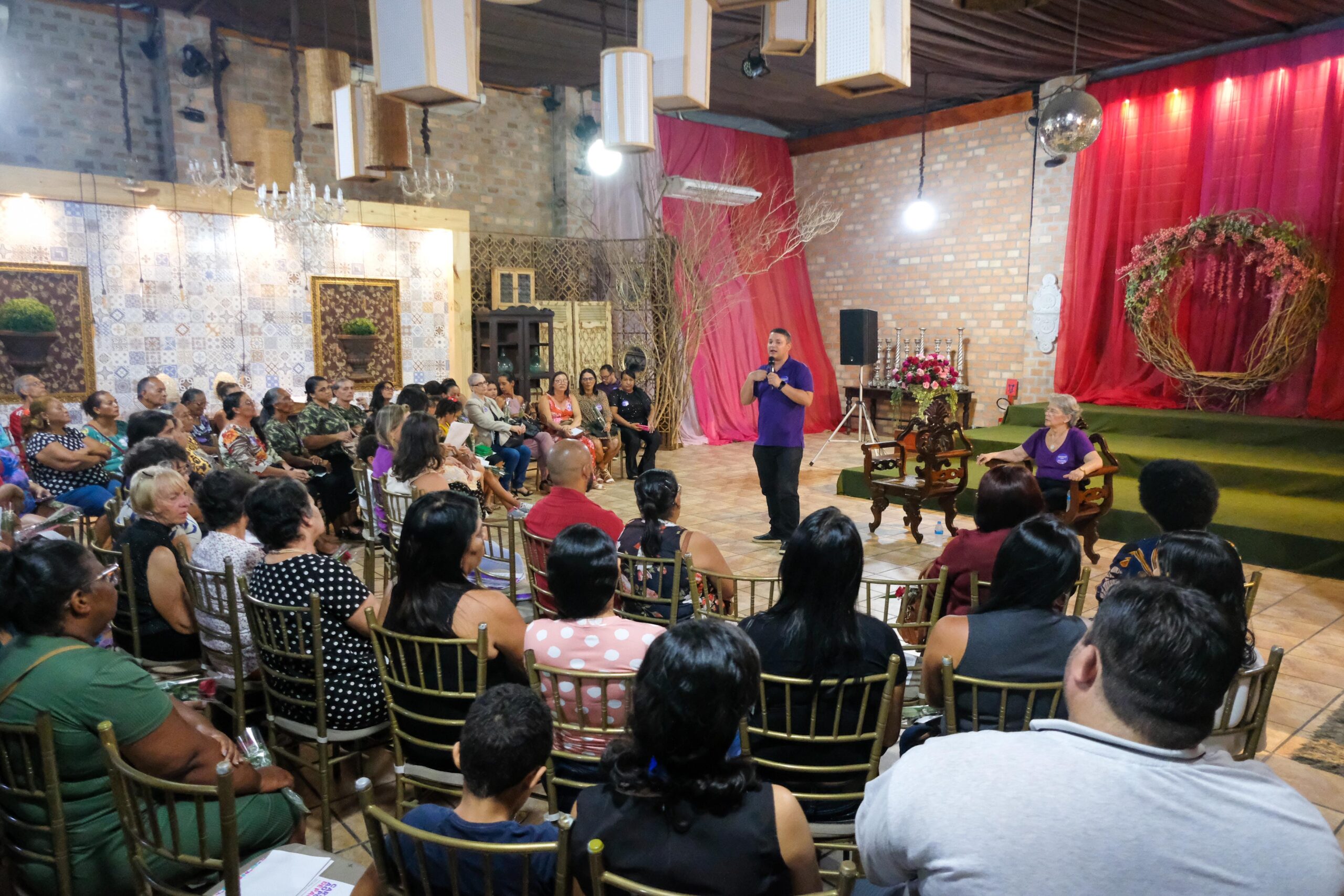 Francisco Padilha reúne lideranças femininas no Tribuna 12