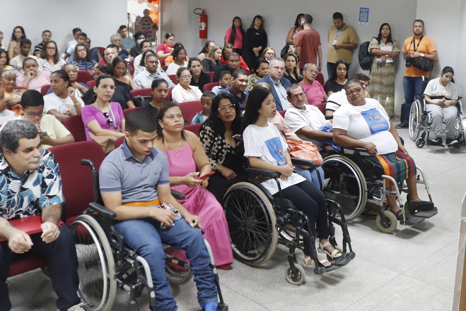 Mutirão da Cidadania leva atendimento e orientação à população PcD do Cabo