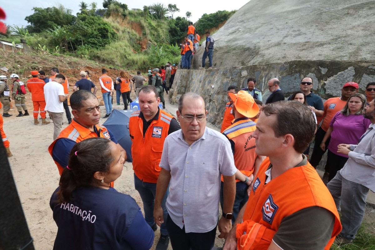 Mano Medeiros participa do 1º Simulado de Desastres realizado pela Defesa Civil do Estado e Prefeitura do Jaboatão, em Jardim Monte Verde