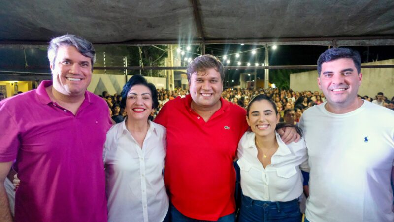 Gustavo Novaes anuncia apoio à reeleição de Rorró Maniçoba em Floresta