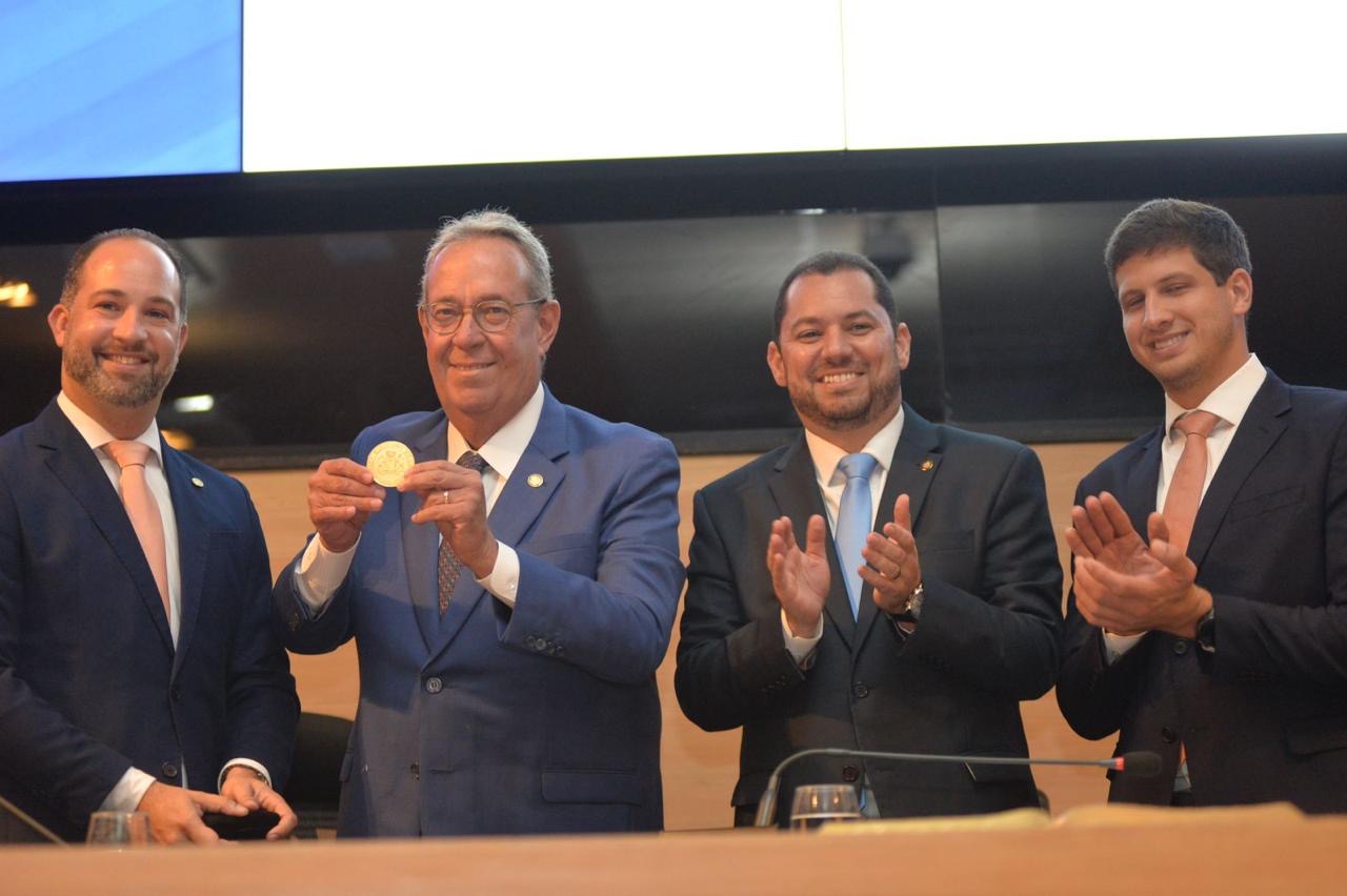 Deputado Álvaro Porto é o novo cidadão do Recife