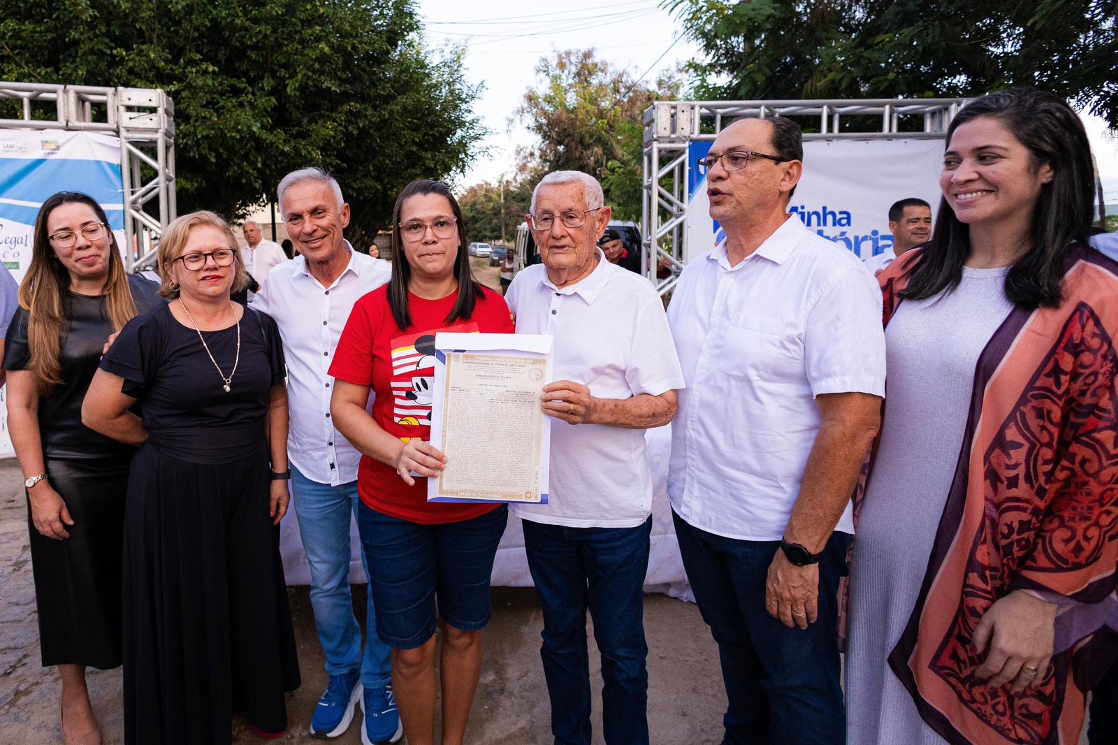 Vitória de Santo Antão celebra entrega de títulos de propriedade no bairro Militina