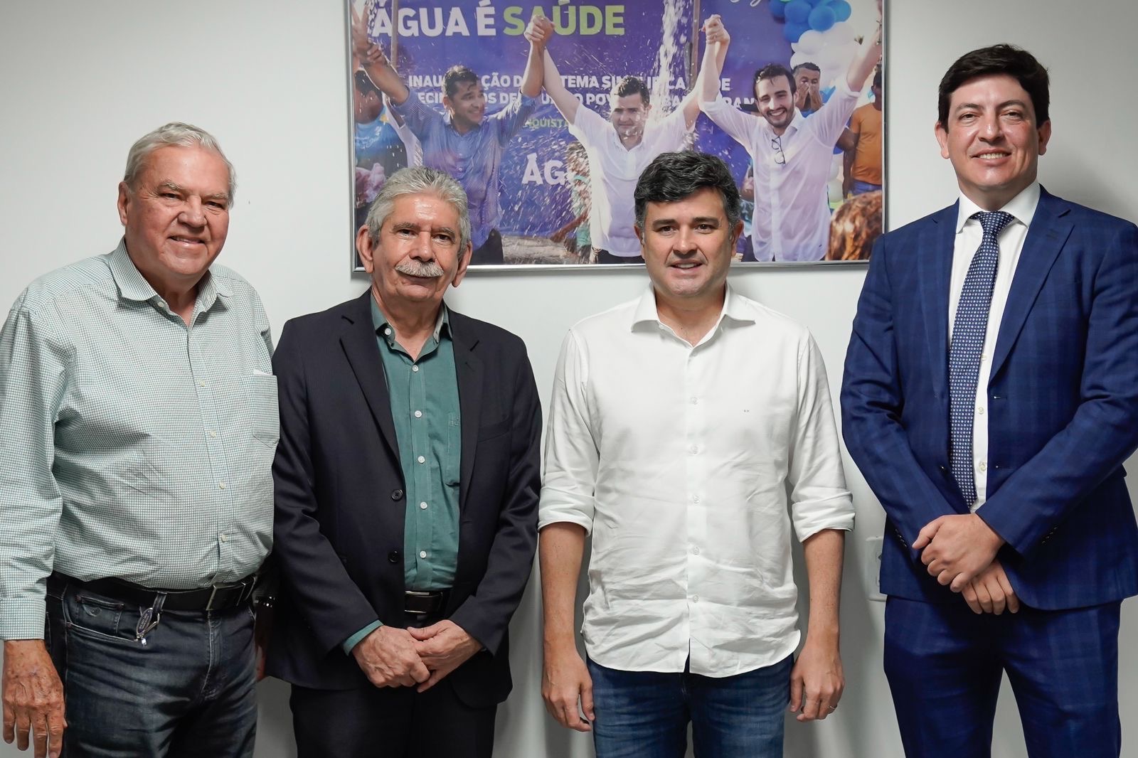 Eduardo da Fonte recebe o novo presidente do Iterpe ao lado do deputado Henrique Filho