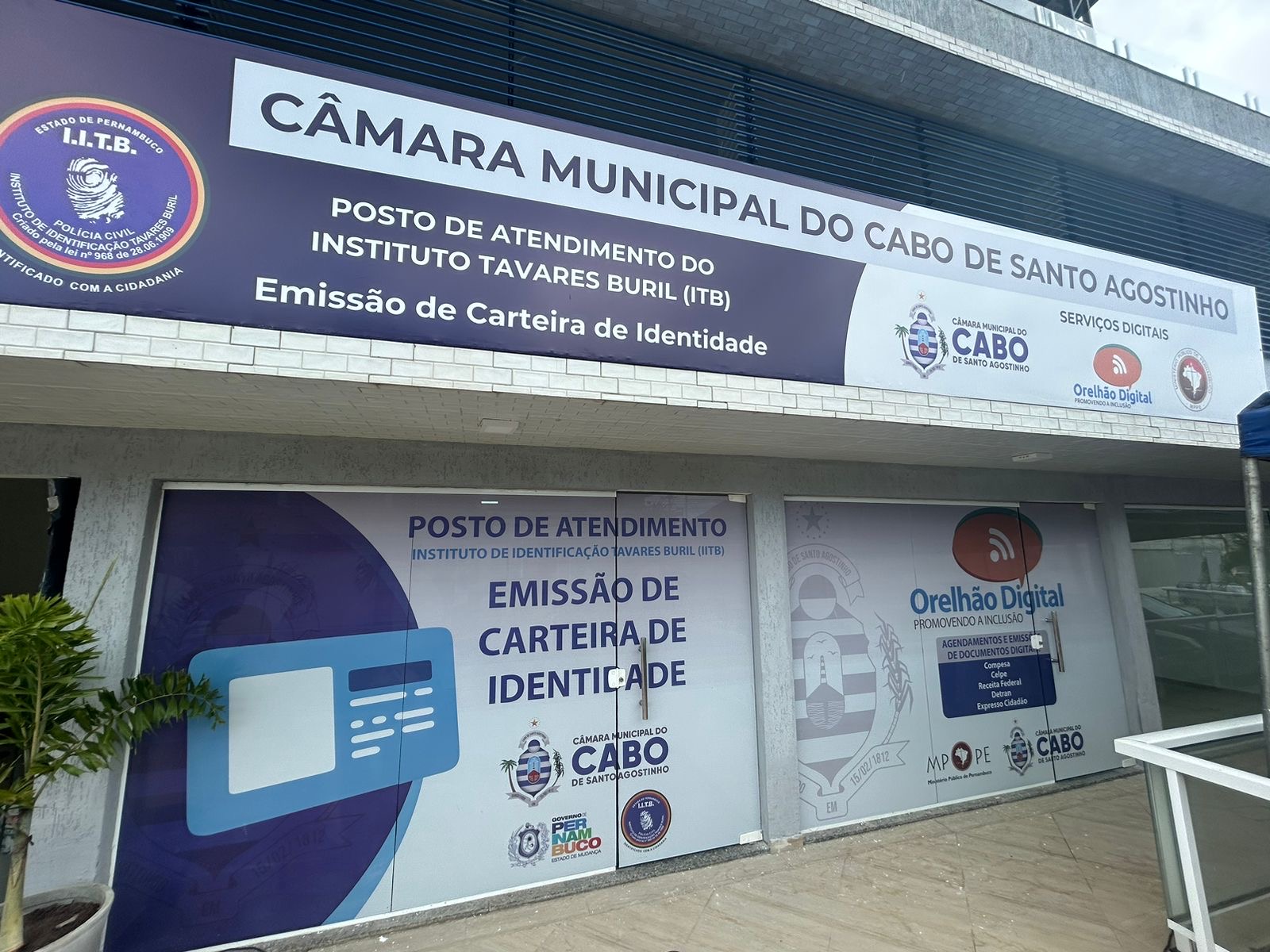 Câmara do Cabo implanta Orelhão Digital e Posto do Instituto Tavares Buril