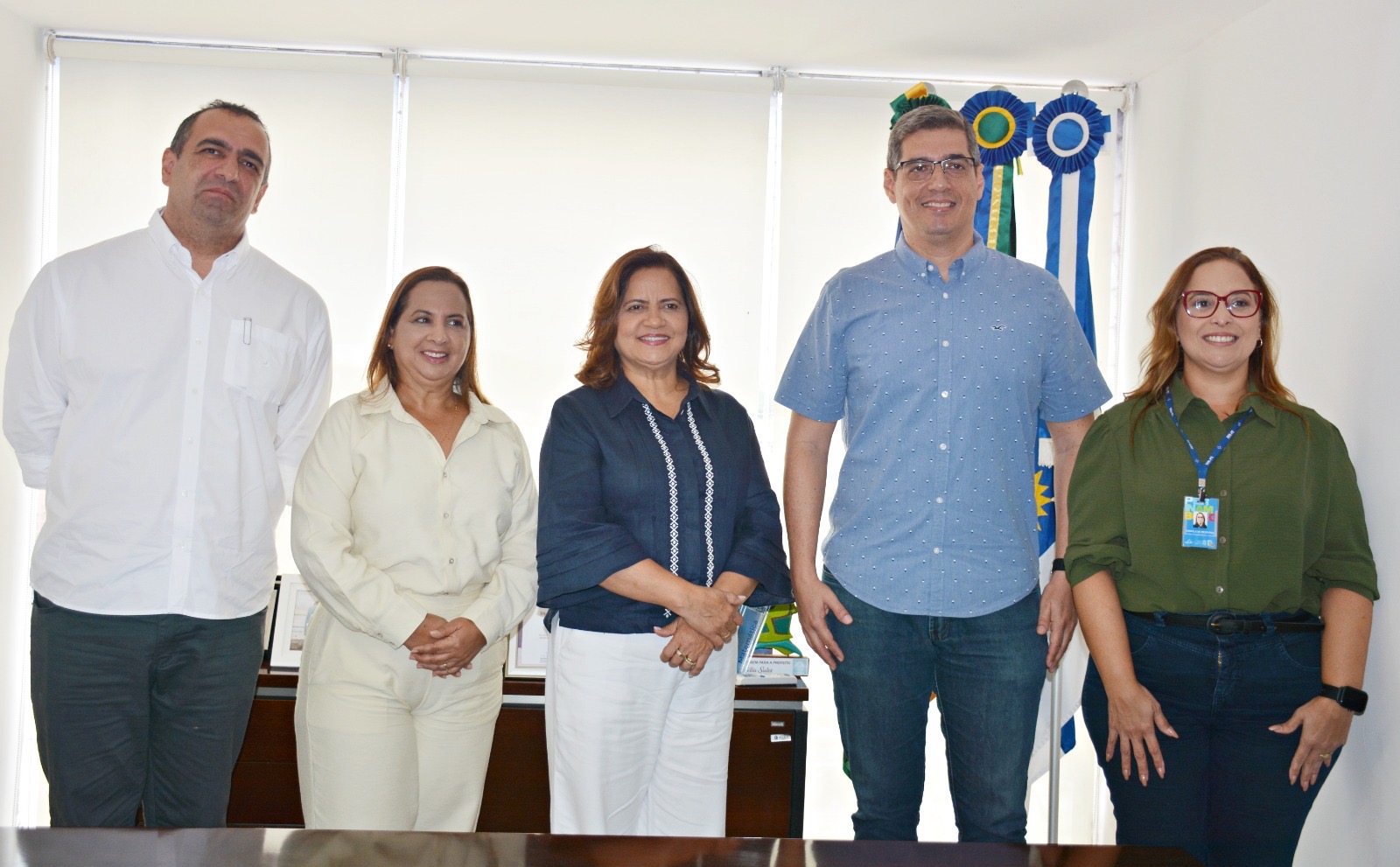 A pedido do deputado Romero Sales Filho, Célia Sales, Prefeita do Ipojuca, recebe representantes do Estado para tratar da requalificação da PE-60