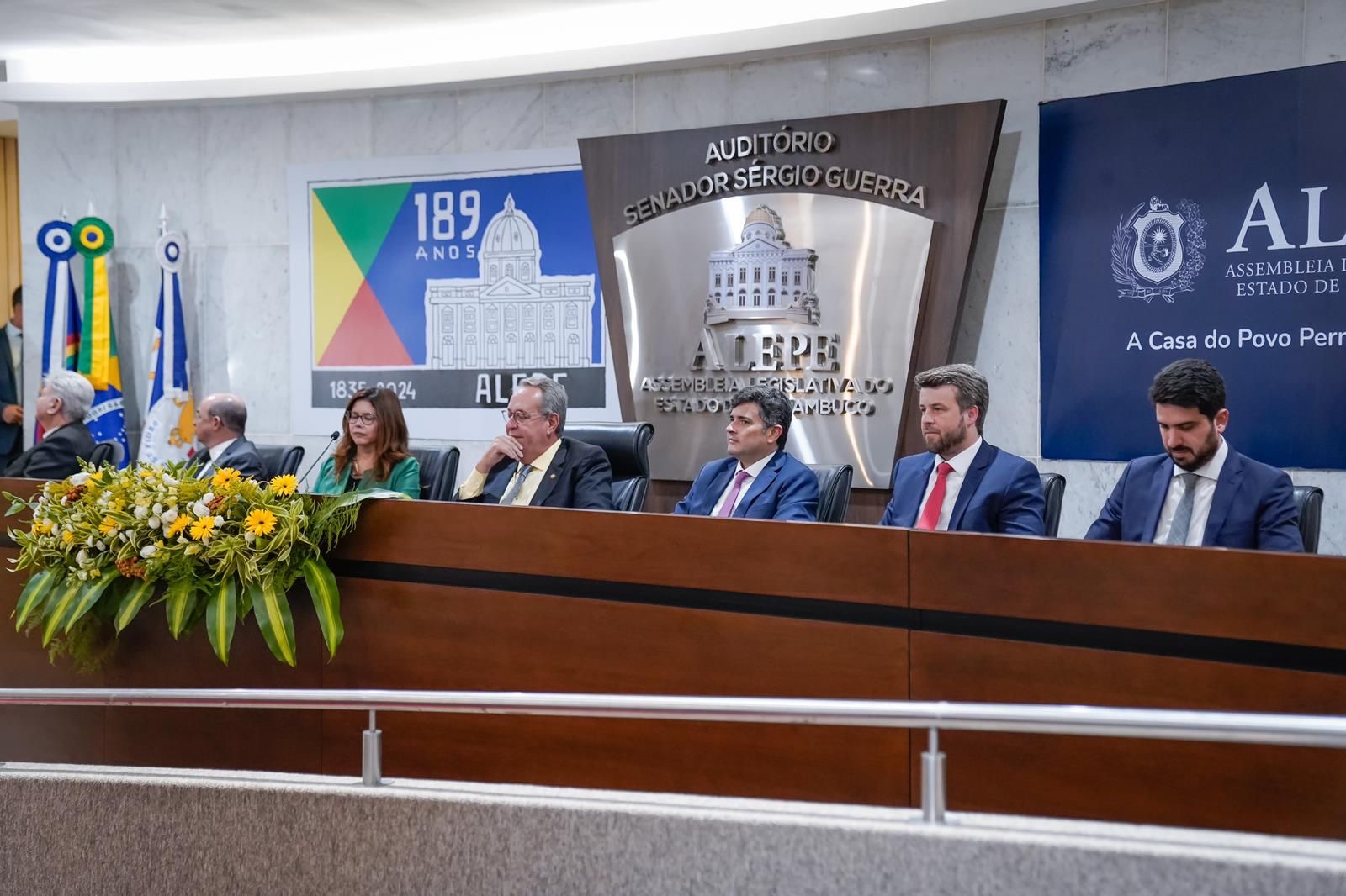 Eduardo da Fonte participa de solenidade de entrega do Título de Cidadão Pernambucano a desembargadores federais