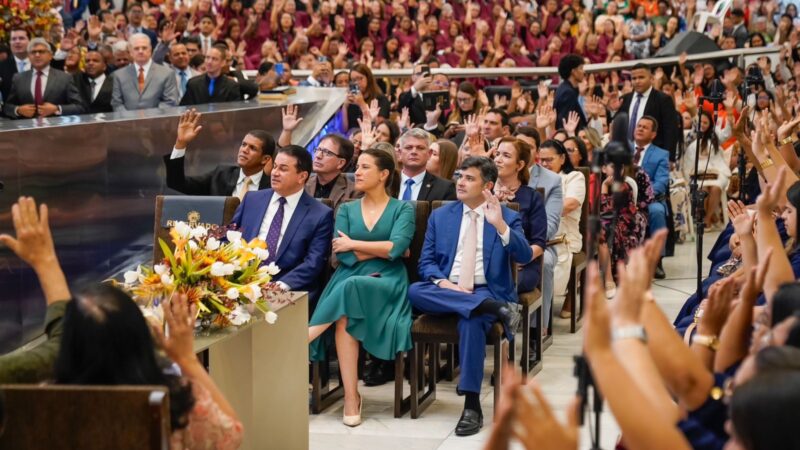 A Governadora Raquel Lyra e o deputado federal Eduardo da Fonte participam do 23º Congresso das Mulheres da Assembleia de Deus de Pernambuco