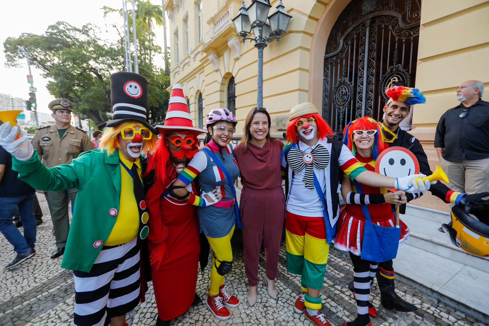 Governadora Raquel Lyra entrega veículos para reforçar combate à violência contra mulher e fortalecer Operação Lei Seca