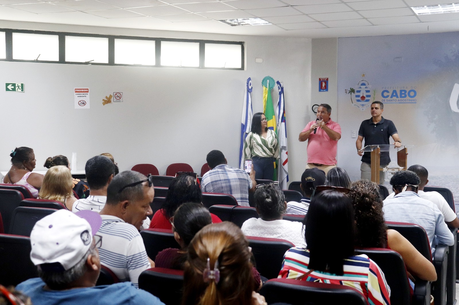 Projeto de obra na praia de Gaibu é apresentado para os comerciantes