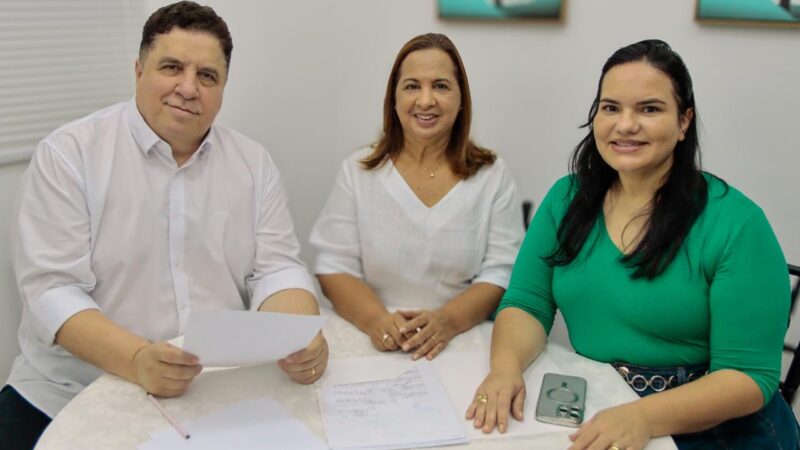 Pastor Cleiton Collins e a deputada federal Michelle Collins se reúnem com pré-candidata à prefeita do Ipojuca, Adilma Lacerda, para alinhar plano de governo