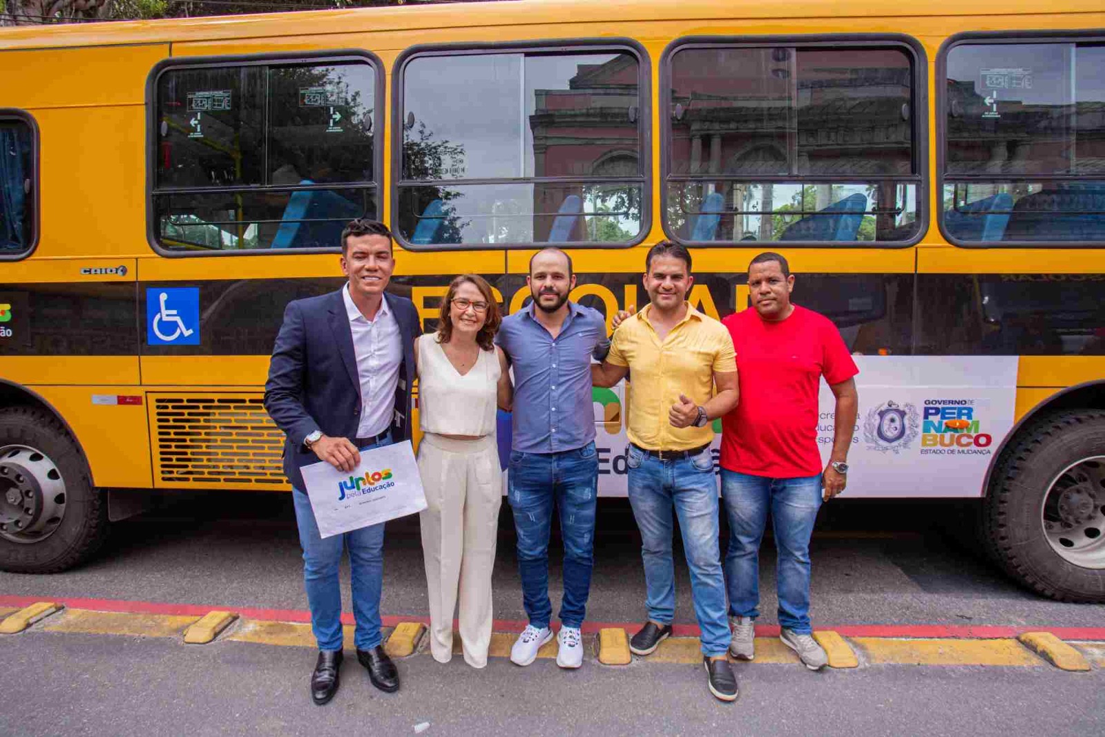 Cidades de Pernambuco recebem reforço no transporte escolar