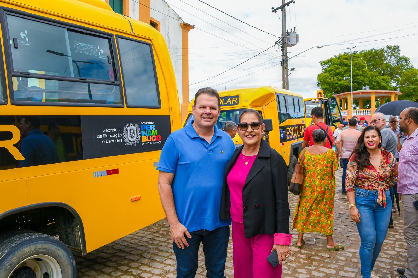 Prefeita Isabel Hacker Entrega 06 Novos Veículos para Rio Formoso