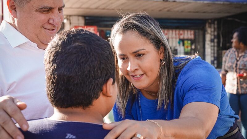 Com saída de Yves, pré-candidata a prefeita do Paulista Livia Álvaro ganha ainda mais força nas ruas