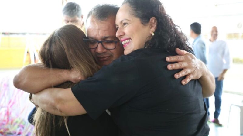 ‘Em clima de festa e emoção Prefeito Gustavo Adolfo anuncia permanência dos concursados do polêmico “Concurso de 2006”, em Bonito.