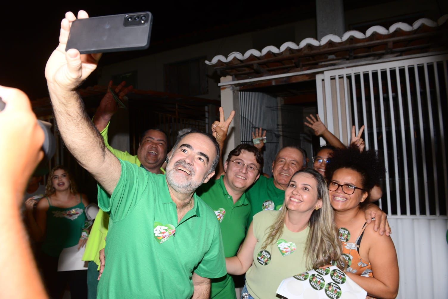 Dr. Júlio Lóssio arrasta multidão na caminhada da Vitória do Povo, no Monsenhor Bernardino