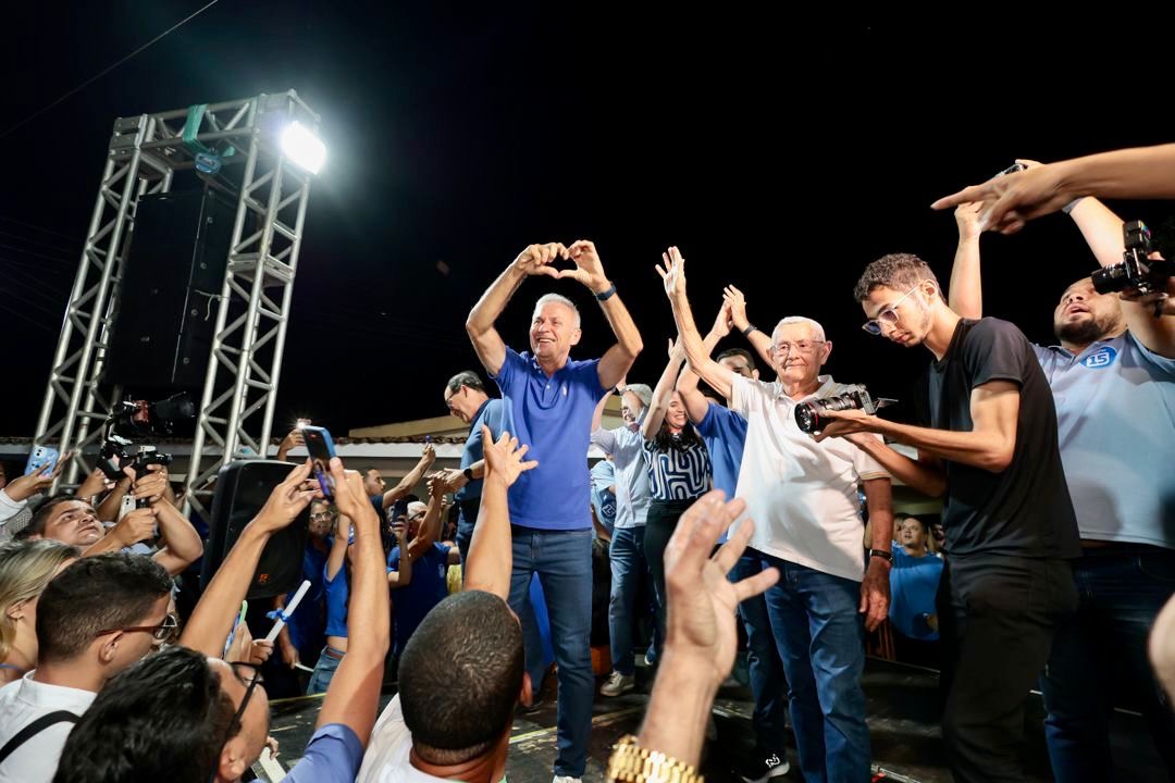 Em Vitória, Paulo Roberto e Edmo Neves iniciam caminhada pela reeleição