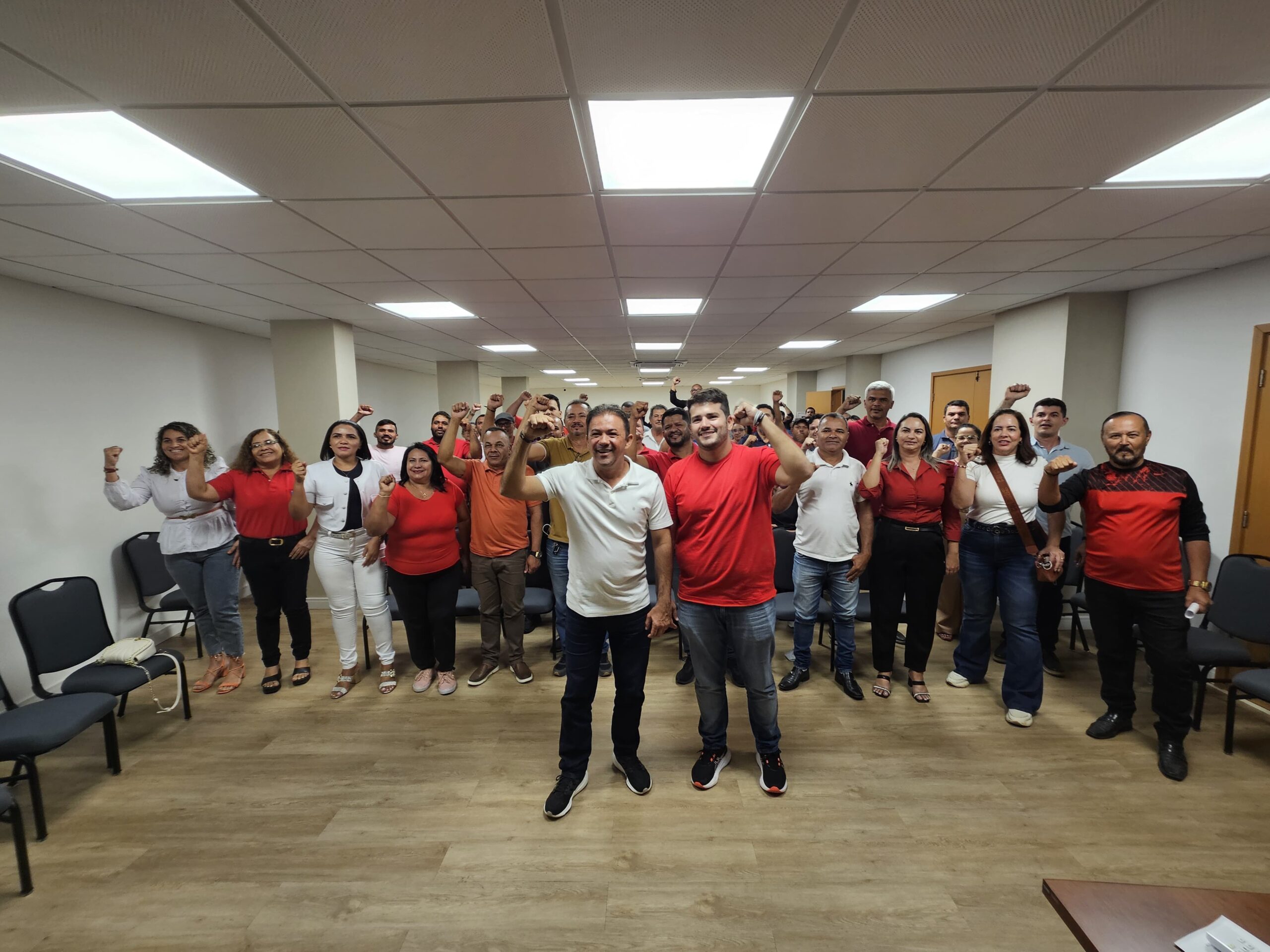 Evilásio Mateus conta com o apoio de 34 candidatos a vereadores em Araripina