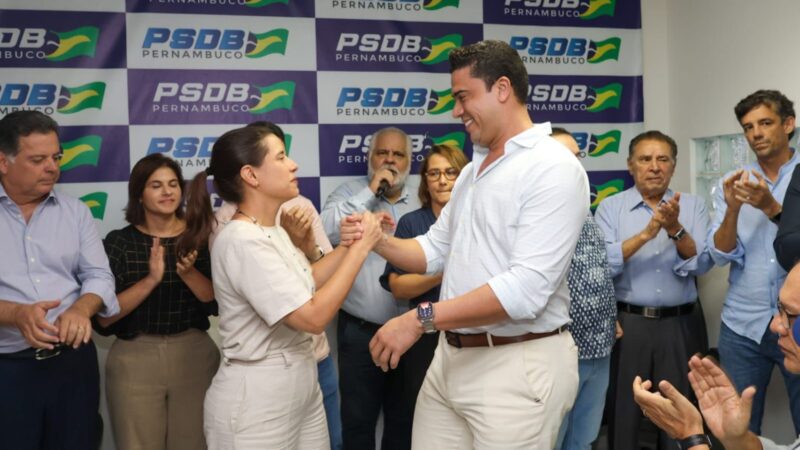 Raquel Lyra e Marcone Perillo participam da convenção de Rodrigo Pinheiro em Caruaru