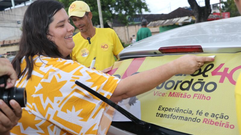 Carol Jordão Realiza o Maior Adesivaço da História de Ribeirão