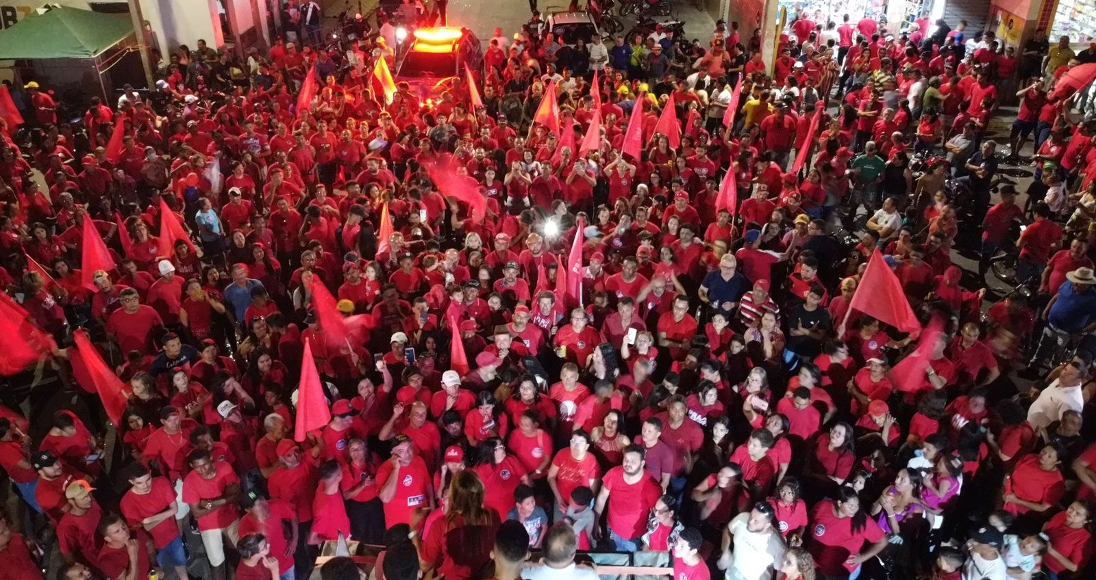 Em grande ato de campanha ,Riva Bezerra coloca o Mar Vermelho nas ruas do Cedro