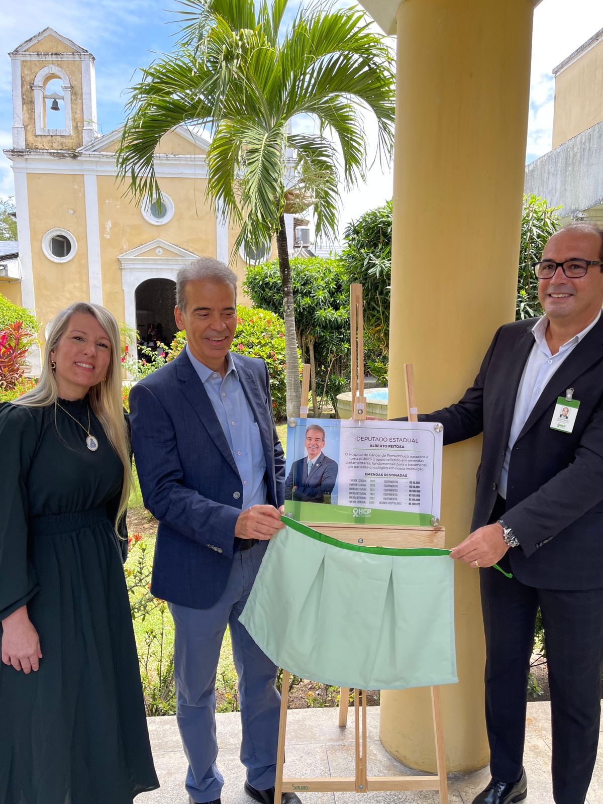 Deputado Coronel Alberto Feitosa recebe homenagem do Hospital do Câncer