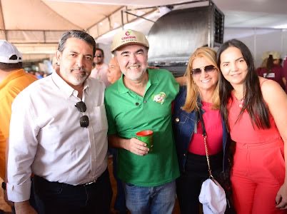 Dr. Julio Lóssio prestigia tradicional Festa do Colono no Maria Tereza, em Petrolina