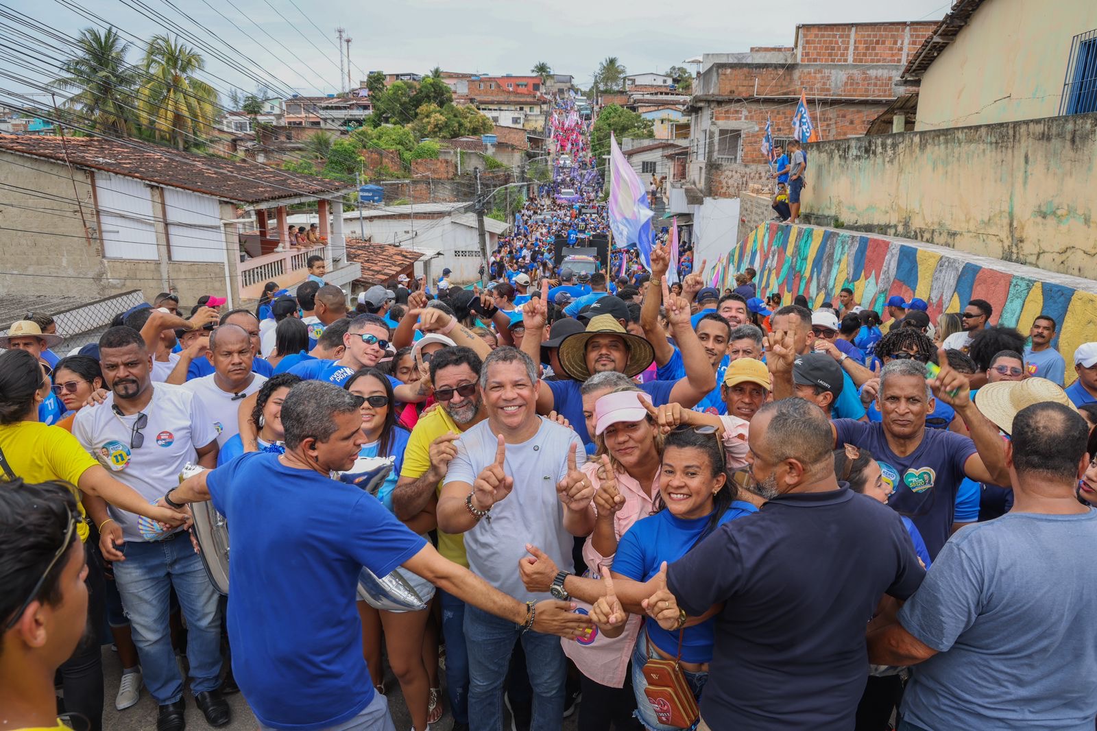 Caminhada em Ponte dos Carvalhos mostra força de Keko no Cabo