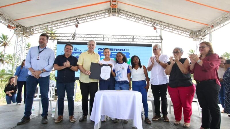 Governadora Raquel Lyra assina ordem de serviço para construção da Escola de Referência em Ensino Médio de Tejucupapo, em Goiana