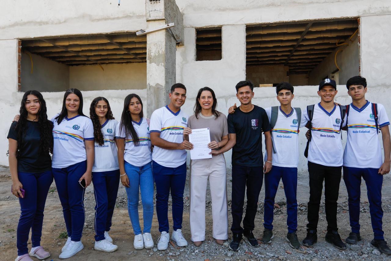 Em Exu, no Sertão do Araripe, governadora Raquel Lyra vistoria obra da nova Escola Técnica Estadual do município, que beneficiará mais de mil estudantes