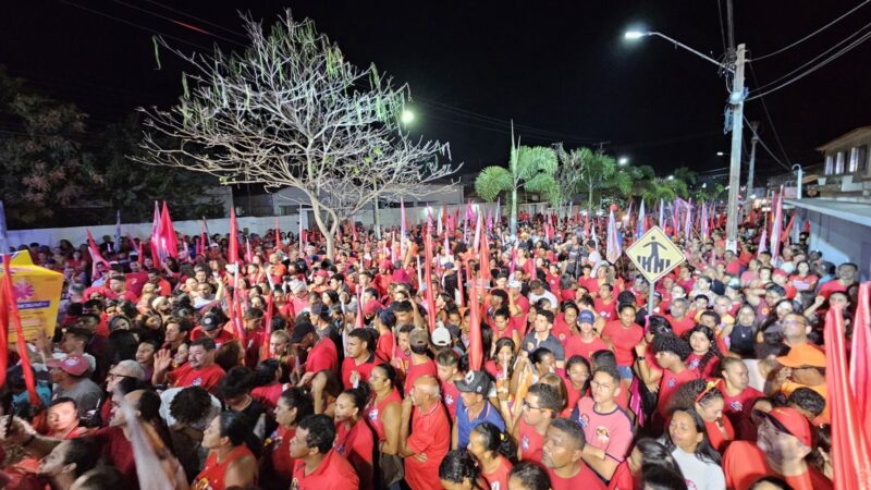 Caminhada histórica enche as ruas de Araripina de esperança e apoio a Evilásio Mateus e Bringel Filho