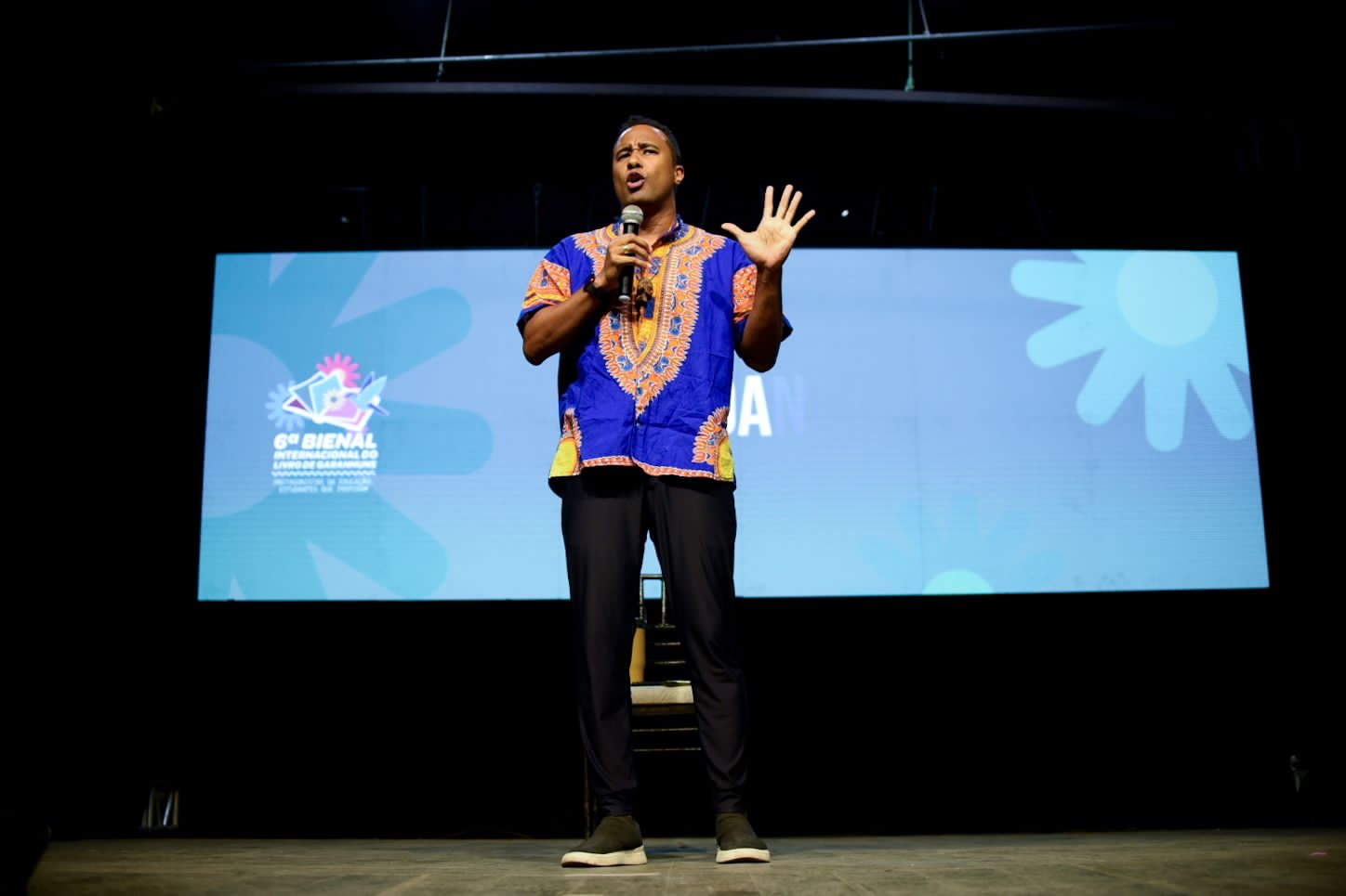 Programação da Bienal do Livro de Garanhuns inicia com grande público