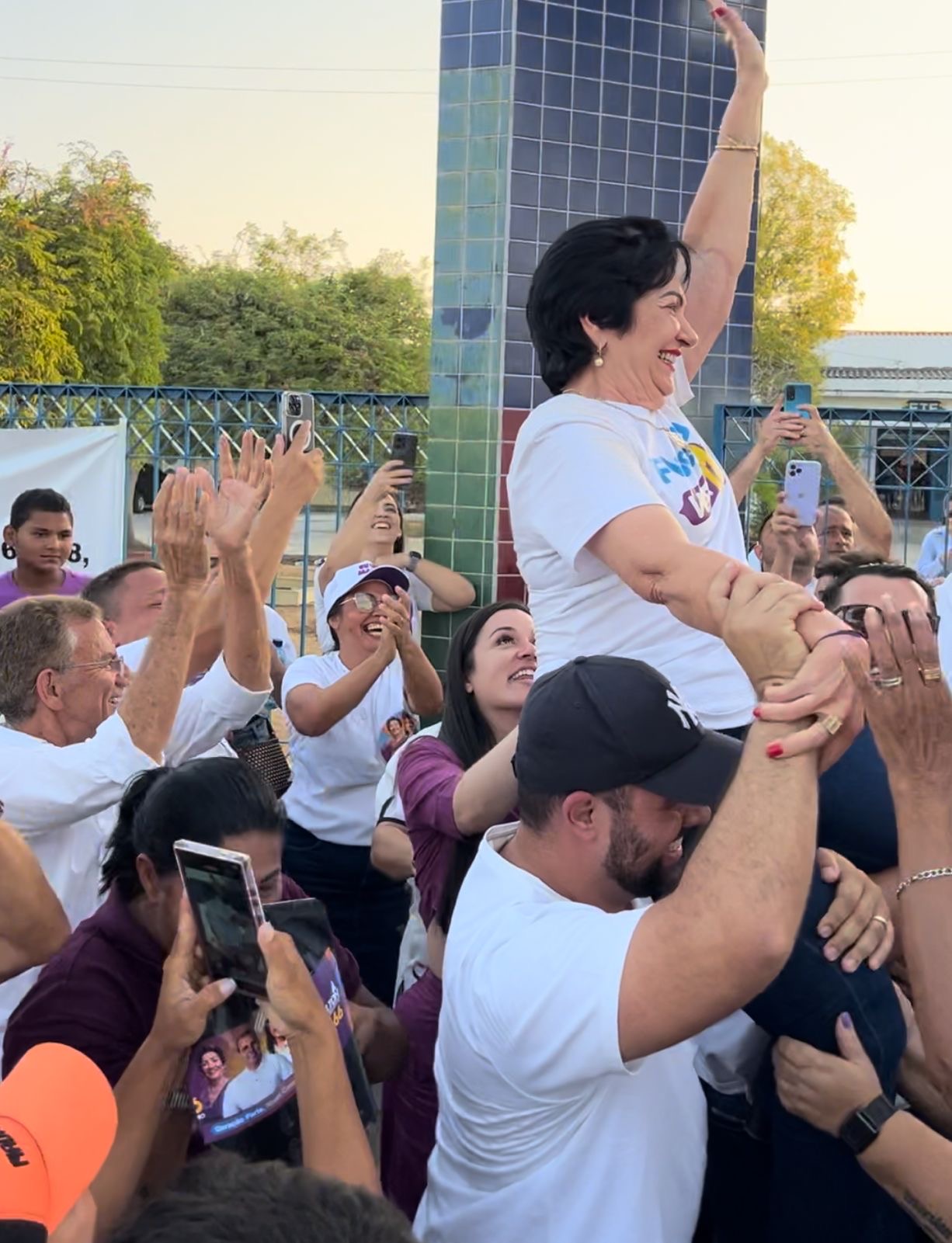 Rorró Maniçoba celebra uma semana de vitória histórica em Floresta