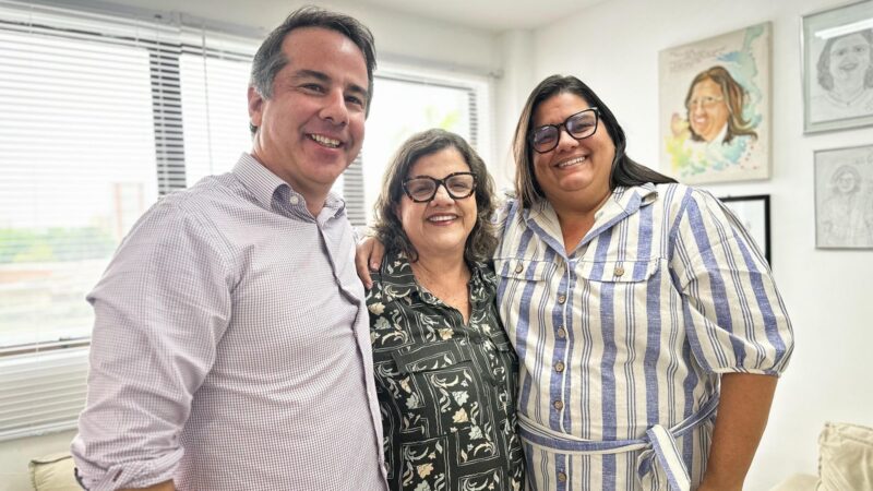 PREFEITO MARCELLO MARANHÃO E A PREFEITA ELEITA CAROL JORDÃO SE REÚNEM COM SENADORA.