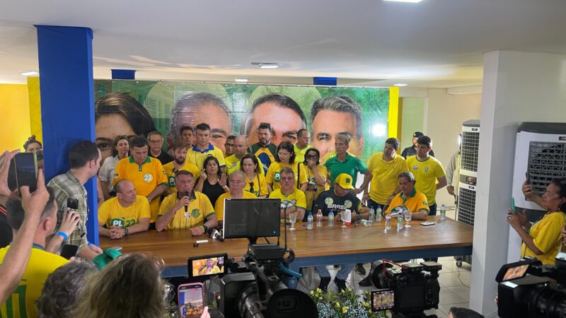 Lideranças da direita se reúnem em ato com Jair Bolsonaro