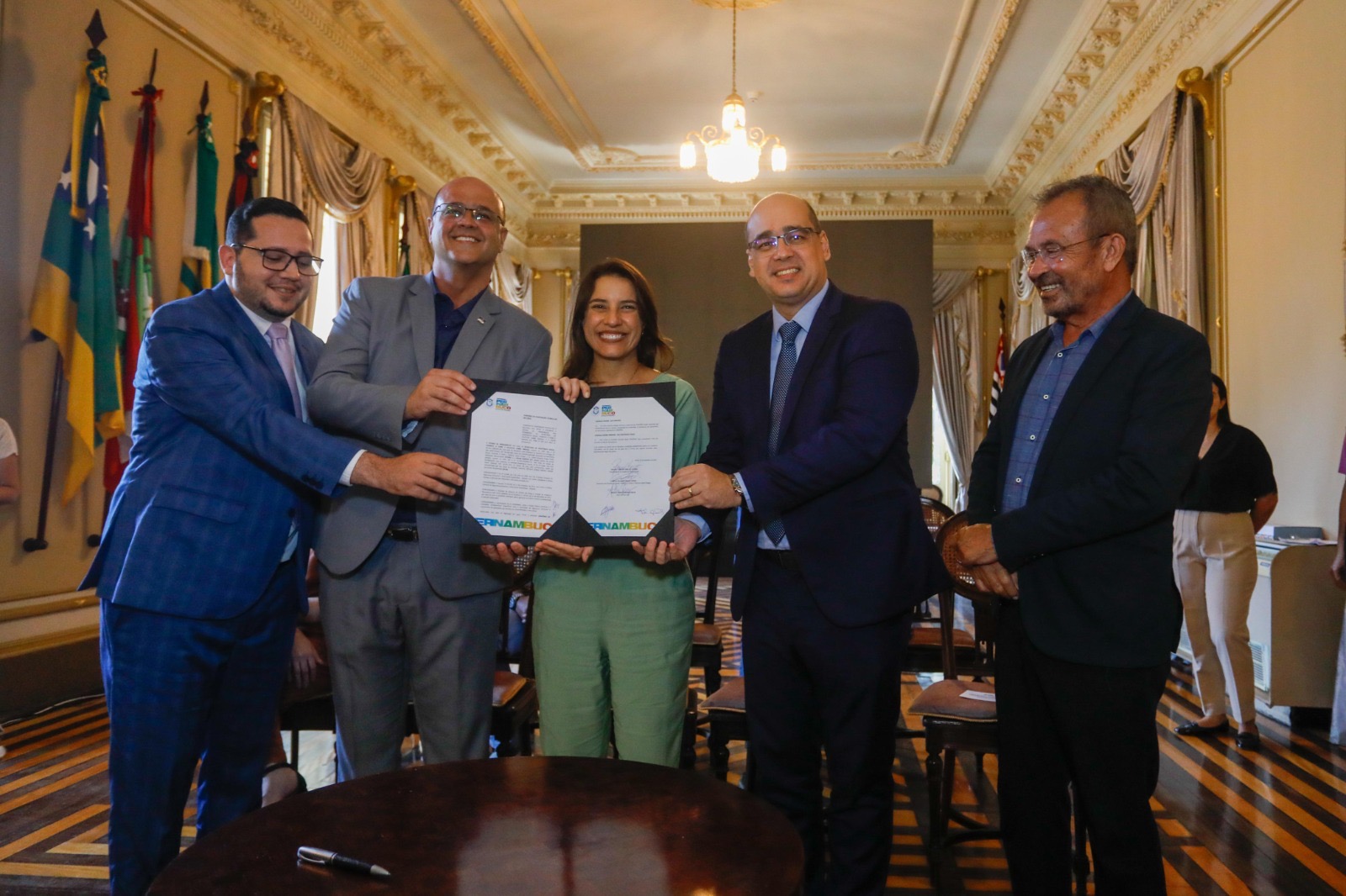 Governo do Estado e Solar Coca-Cola lançam iniciativa para promover qualificação profissional a beneficiários de cozinhas comunitárias de Pernambuco