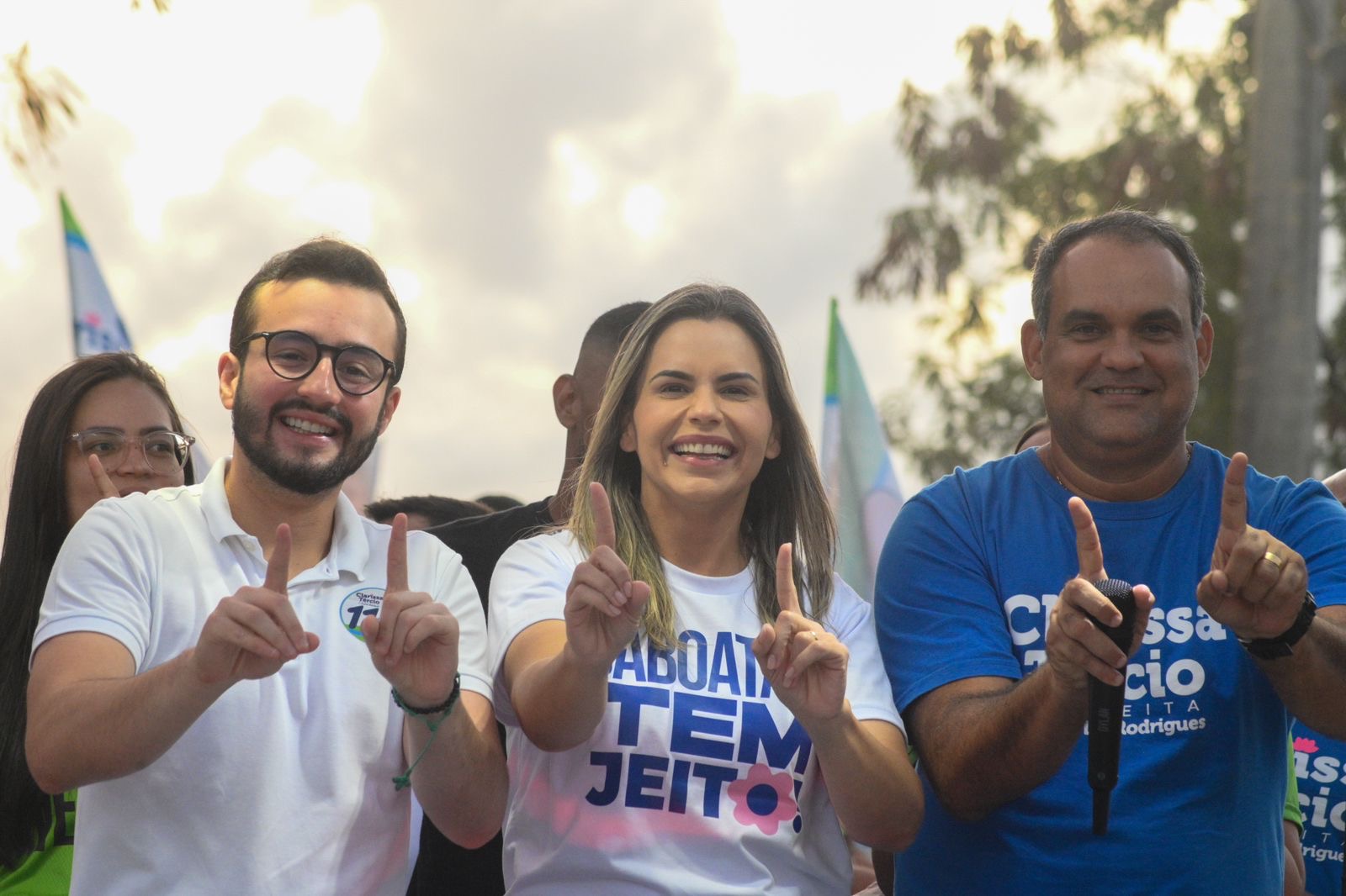 Carreata da vitória de Clarissa Tércio movimenta Jaboatão e reúne centenas de veículos