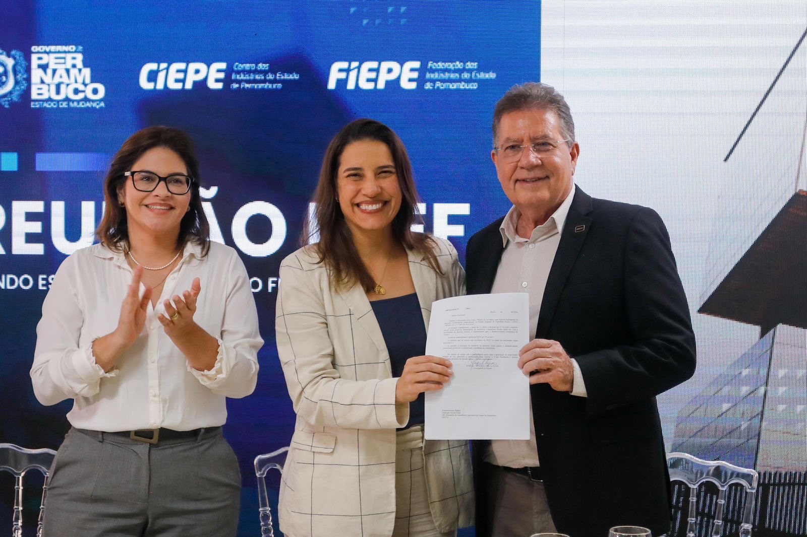 Governadora Raquel Lyra anuncia fim da cobrança do Fundo Estadual de Equilíbrio Fiscal (FEEF)