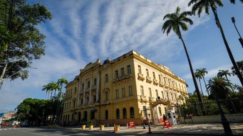 Governo de Pernambuco anuncia pagamento do 13° salário em parcela única para o dia 13 de dezembro