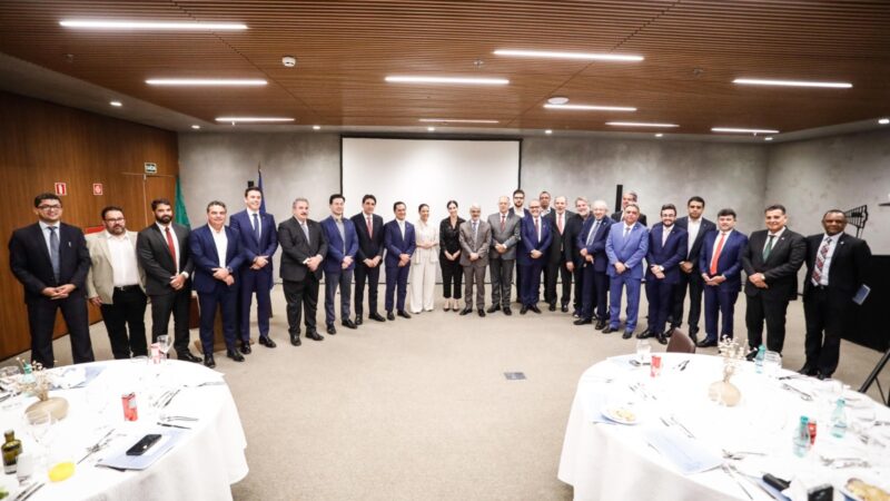 Governadora Raquel Lyra reúne bancada federal, ministros e senadores para apresentar andamento de projetos em Pernambuco e debater destinação de emendas