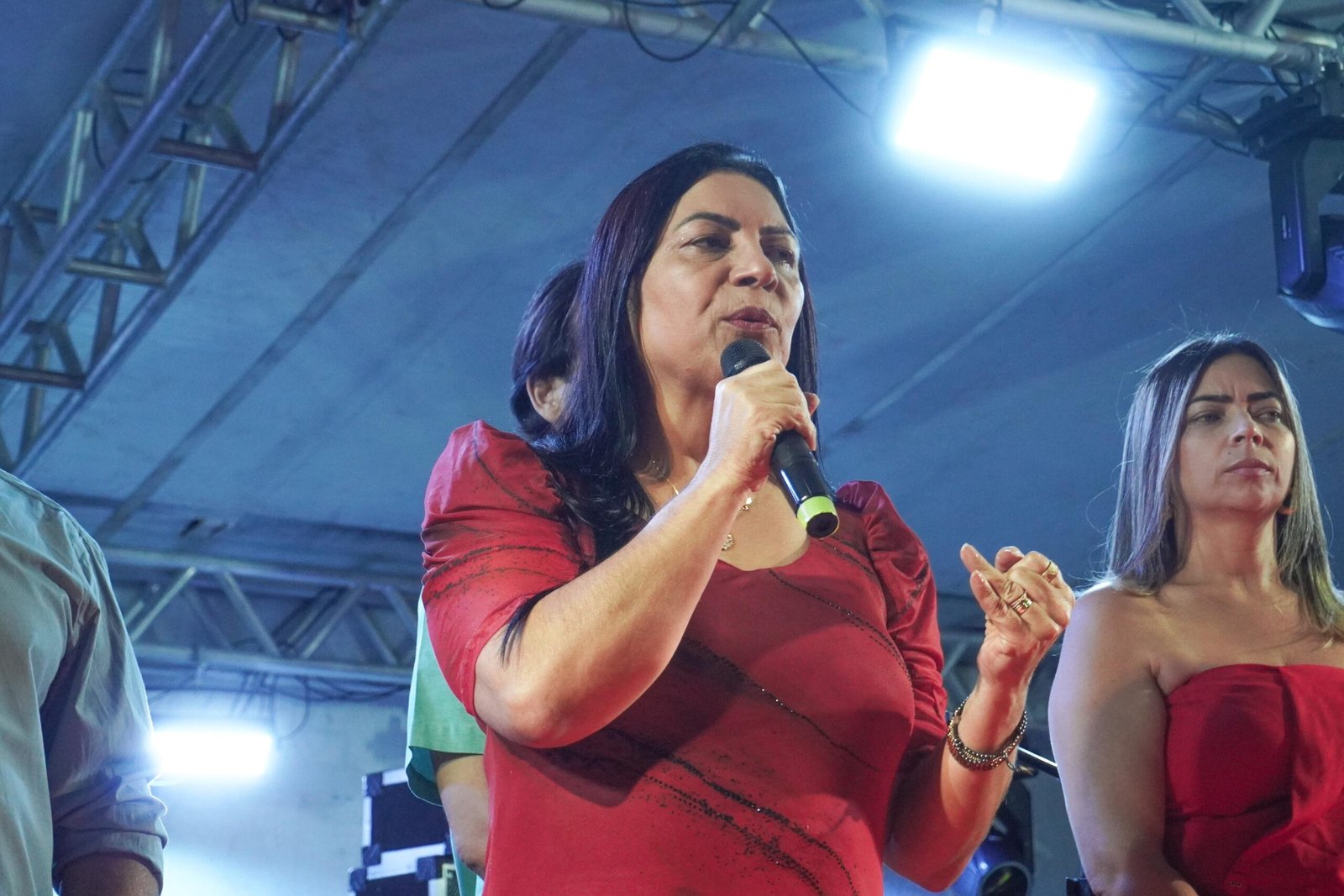 Prefeitura de Jataúba inaugurou decoração do Natal da Esperança 2024