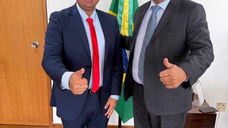 Andrei comemora ao lado do ministro Rui Costa a 1ª etapa do projeto do Canal do Sertão Baiano, que começa as obras no início de 2025