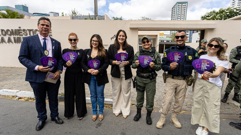 Prefeitura de Caruaru reúne forças de segurança em campanha do Laço Branco pelo fim da violência contra a mulher