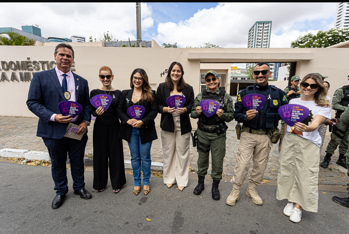 Prefeitura de Caruaru reúne forças de segurança em campanha do Laço Branco pelo fim da violência contra a mulher